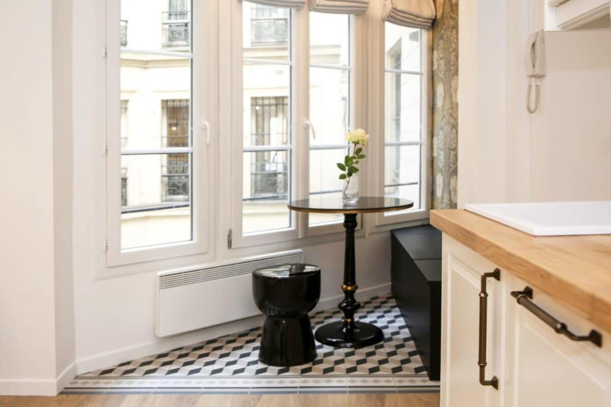 Magnifique Appartement Familial Grand Boulevard-4P - Flat-Guest Paris Exteriör bild
