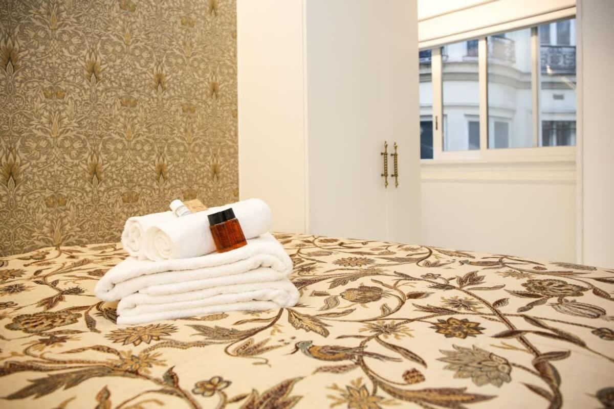 Magnifique Appartement Familial Grand Boulevard-4P - Flat-Guest Paris Exteriör bild
