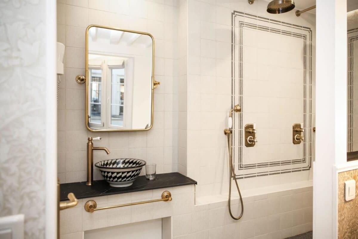 Magnifique Appartement Familial Grand Boulevard-4P - Flat-Guest Paris Exteriör bild